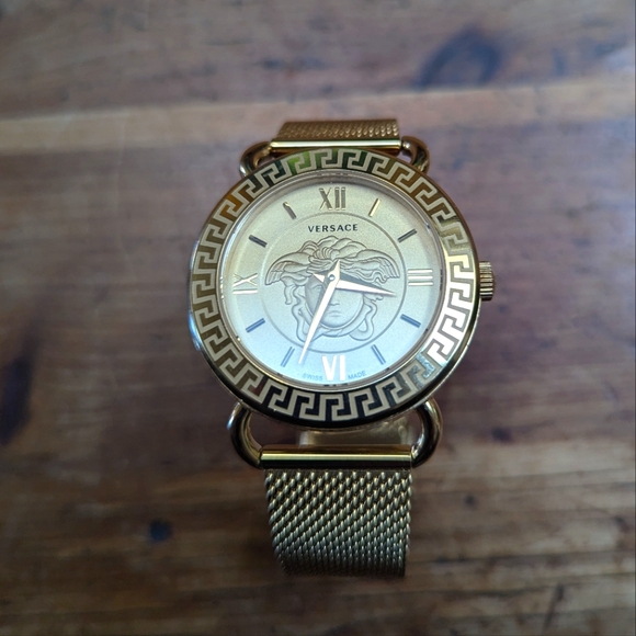 Versace Gold Medusa Gold Mesh Watch 36mm - Picture 6 of 7